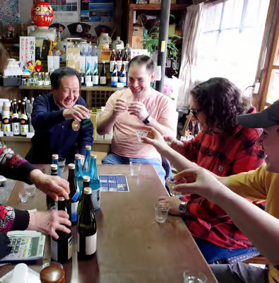 Matsumoto Castle, Local Sake & Bites Walking Tour